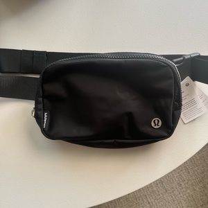 Lululemon Everywhere Belt Bag